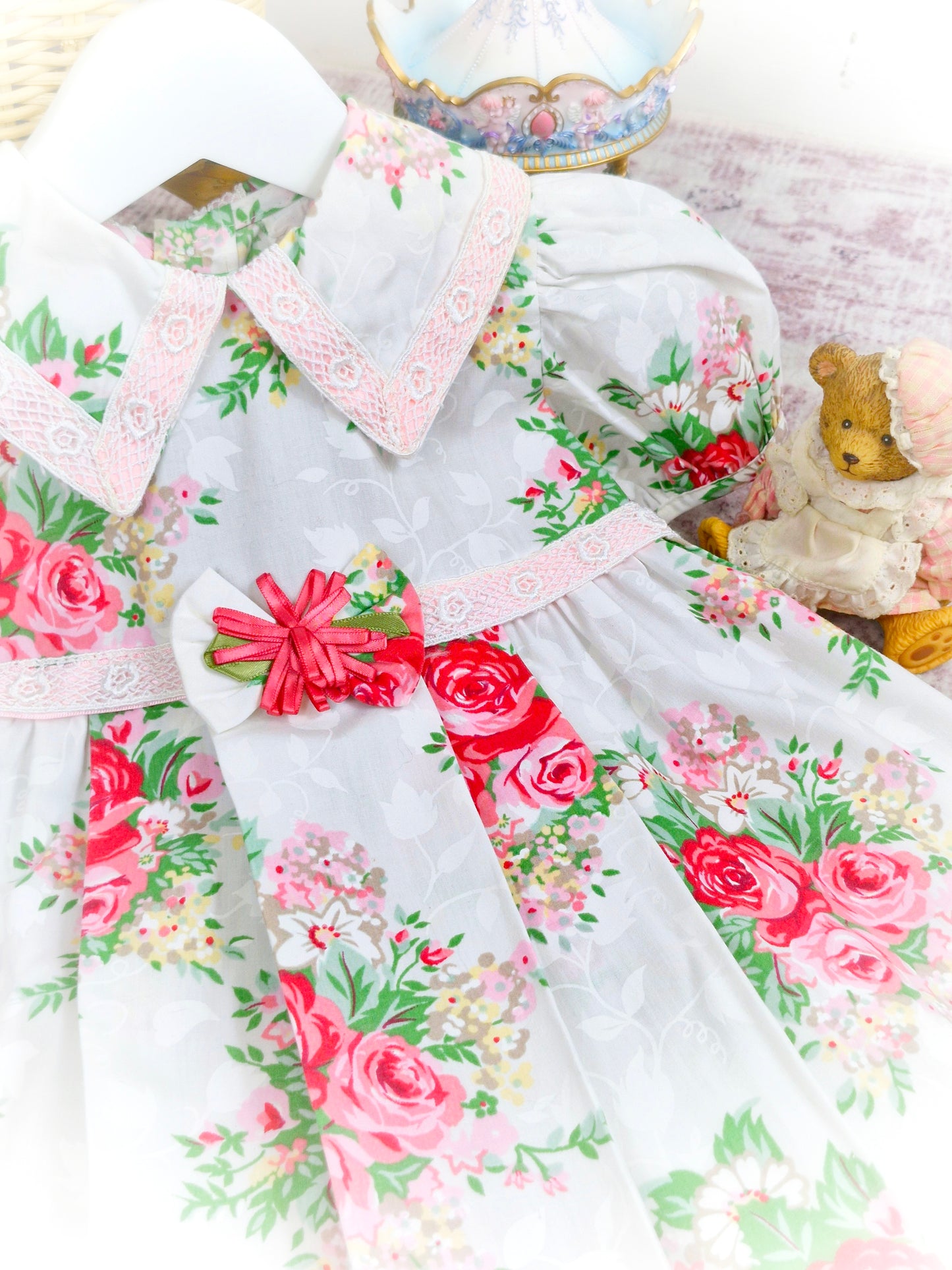 12 months. Vintage floral dress with collar and dainty details