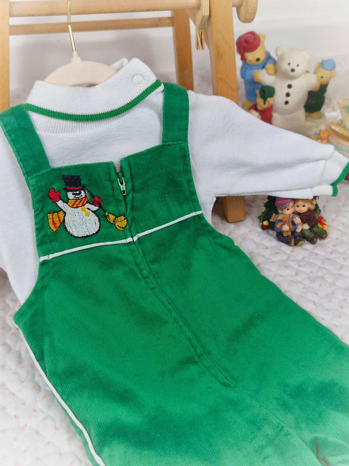 6 months. Vintage dungarees with snowman applique and long sleeve high-neck top. Some light piling on top*