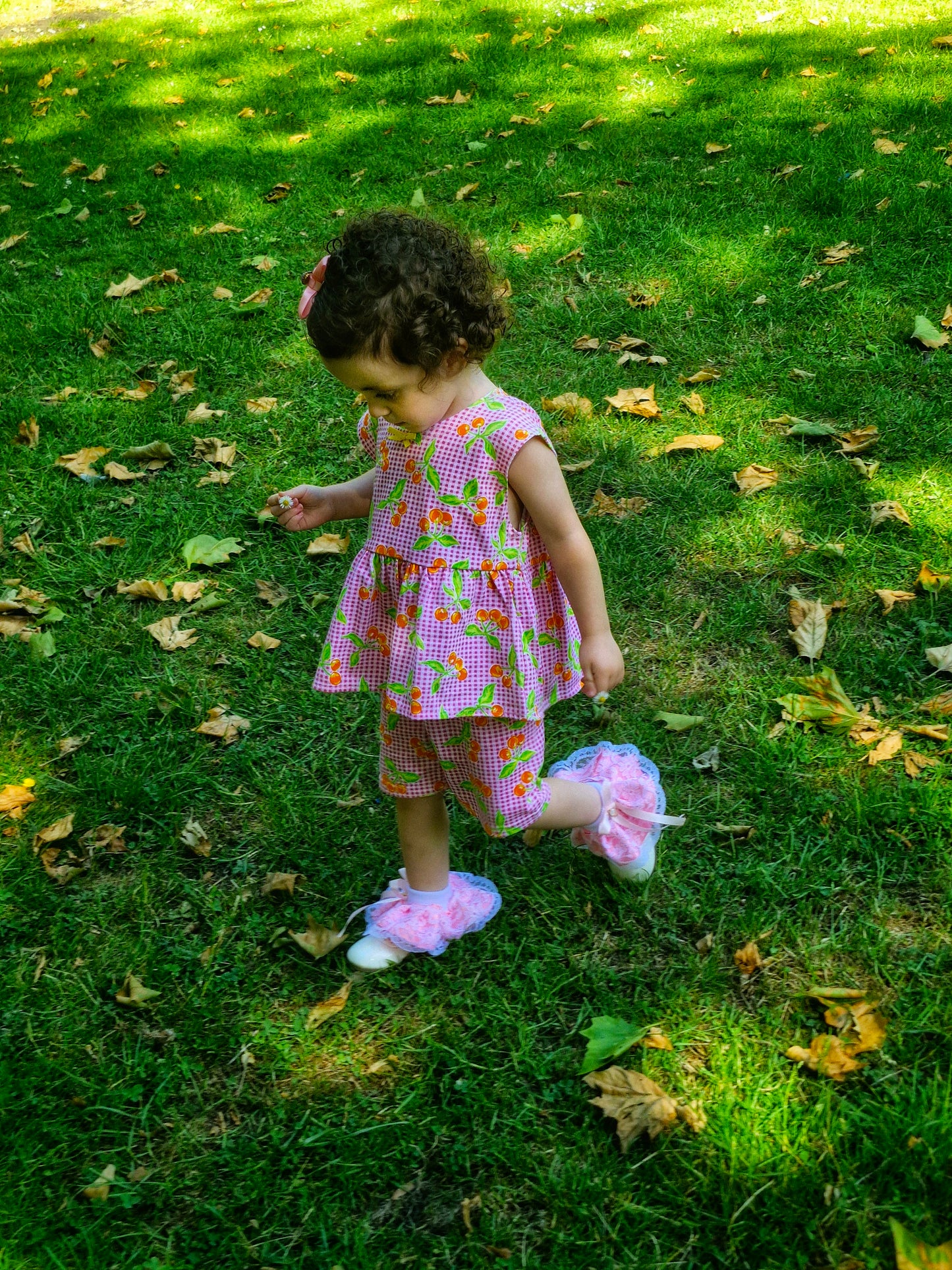 2-3 years. Vintage two piece set, sleeveless tunic with shorts. Pink and white gingham with green leaves and orange berries