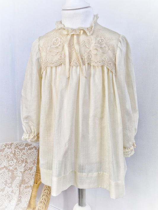 3 years. Cream long sleeve dress with lace details