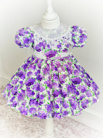 3-4 years. White and purple floral vintage dress from C.I. Castro