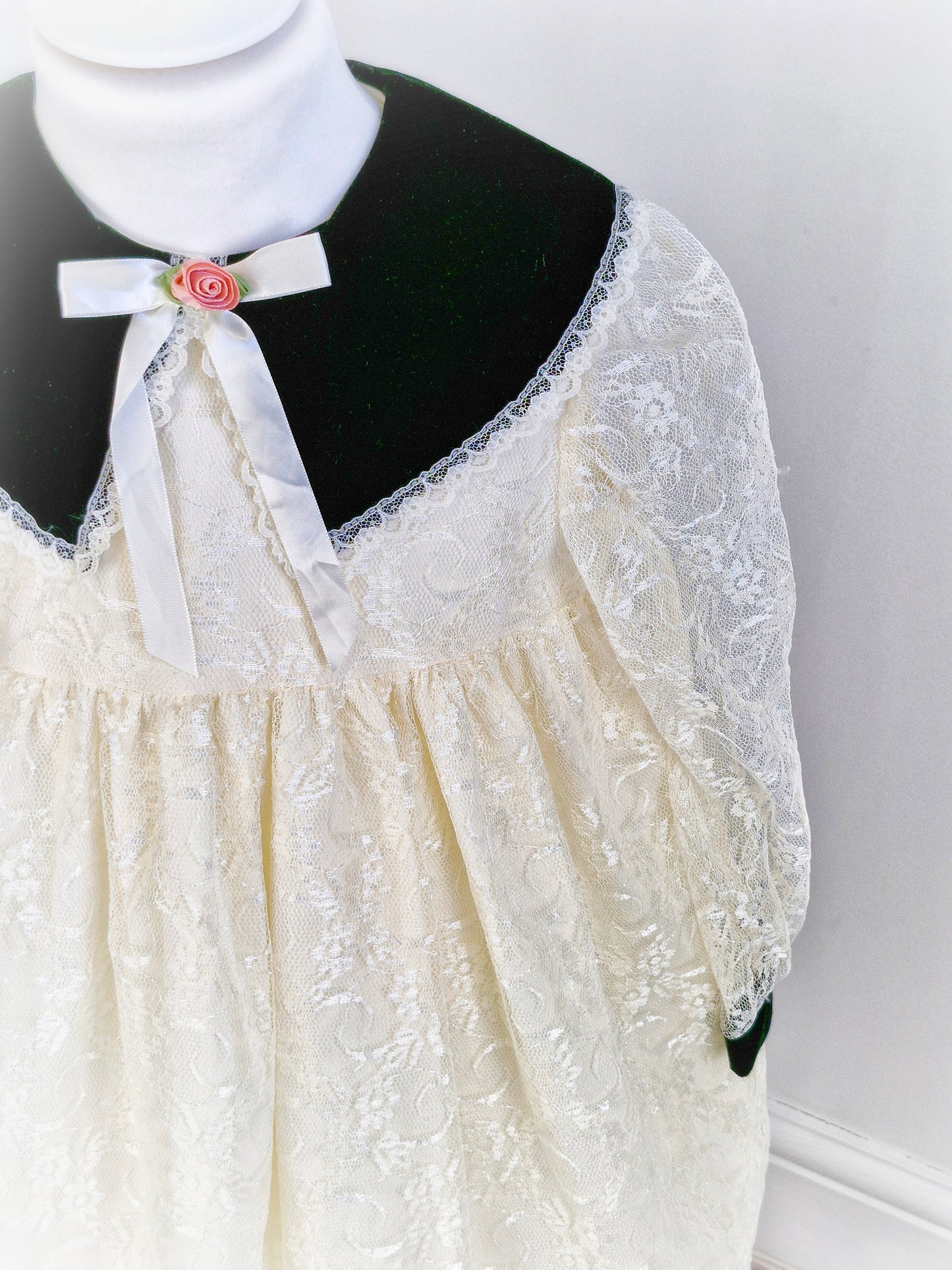 4-5 years. Cream lace vintage dress with black velour collar and cuffs from Evy