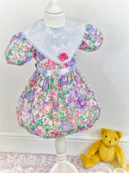 4 years. Floral dream! Vintage dress with white lace bib and rose by Picture Perfect