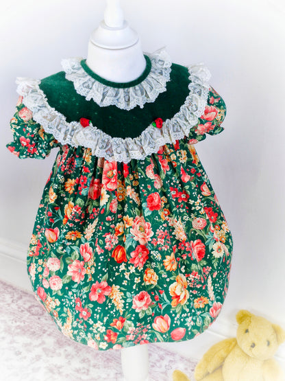 2-3 years. Green vintage floral Jolene with white lace. Minor faults*