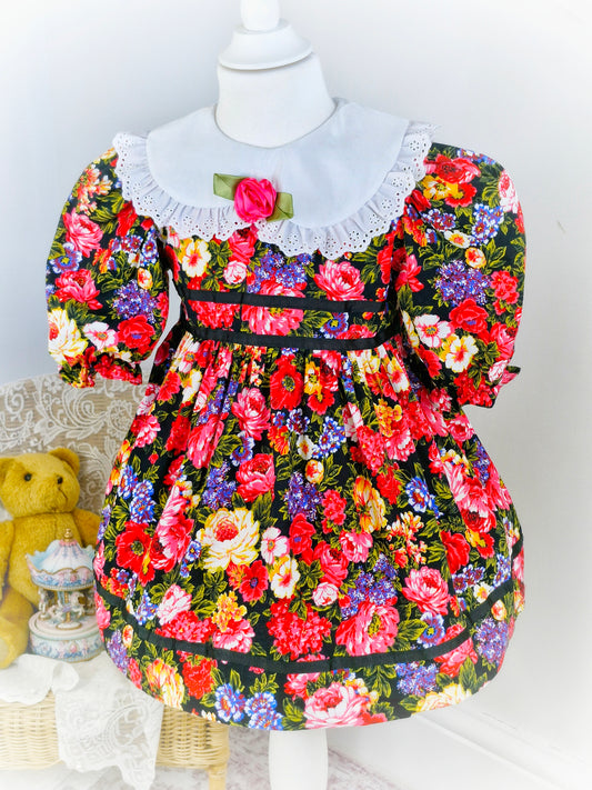 3 years. Vintage floral dress with large white broderie anglais collar