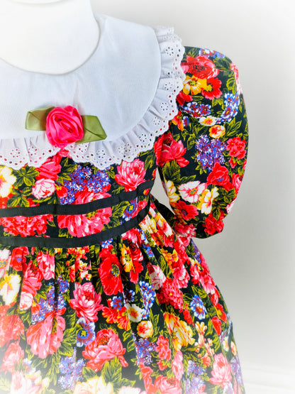 3 years. Vintage floral dress with large white broderie anglais collar