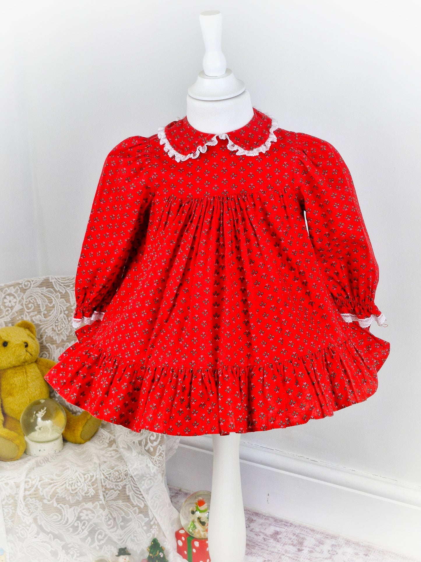 18-24 months. Red vintage Bryan dress with Peter Pan collar and mistletoe print