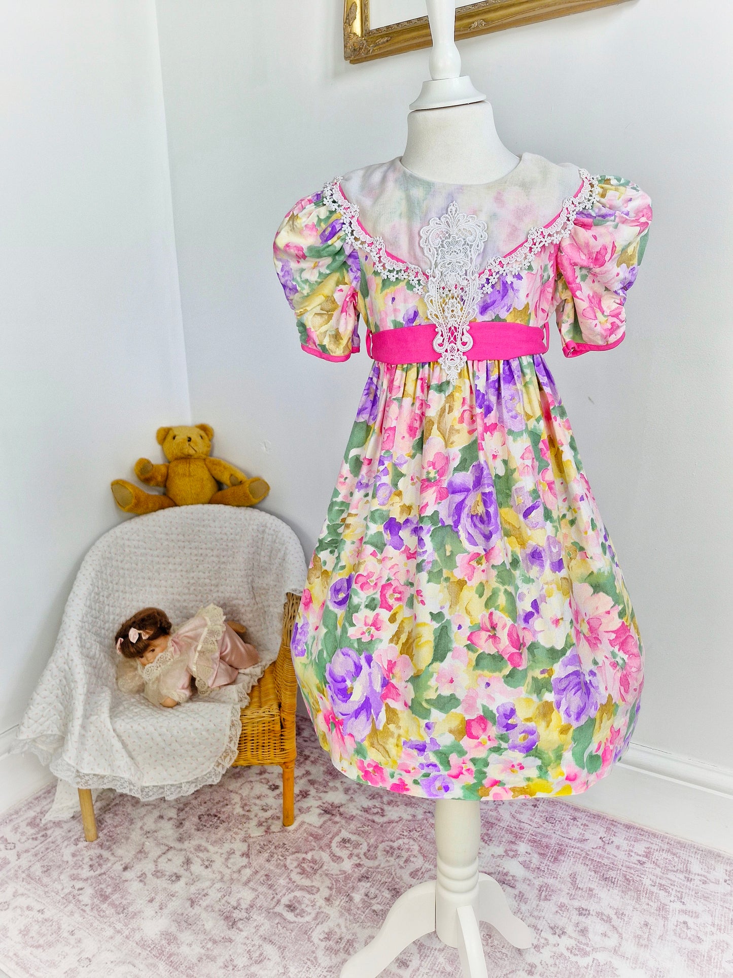 6-7 years. Vintage floral dress by Jolene with white bib