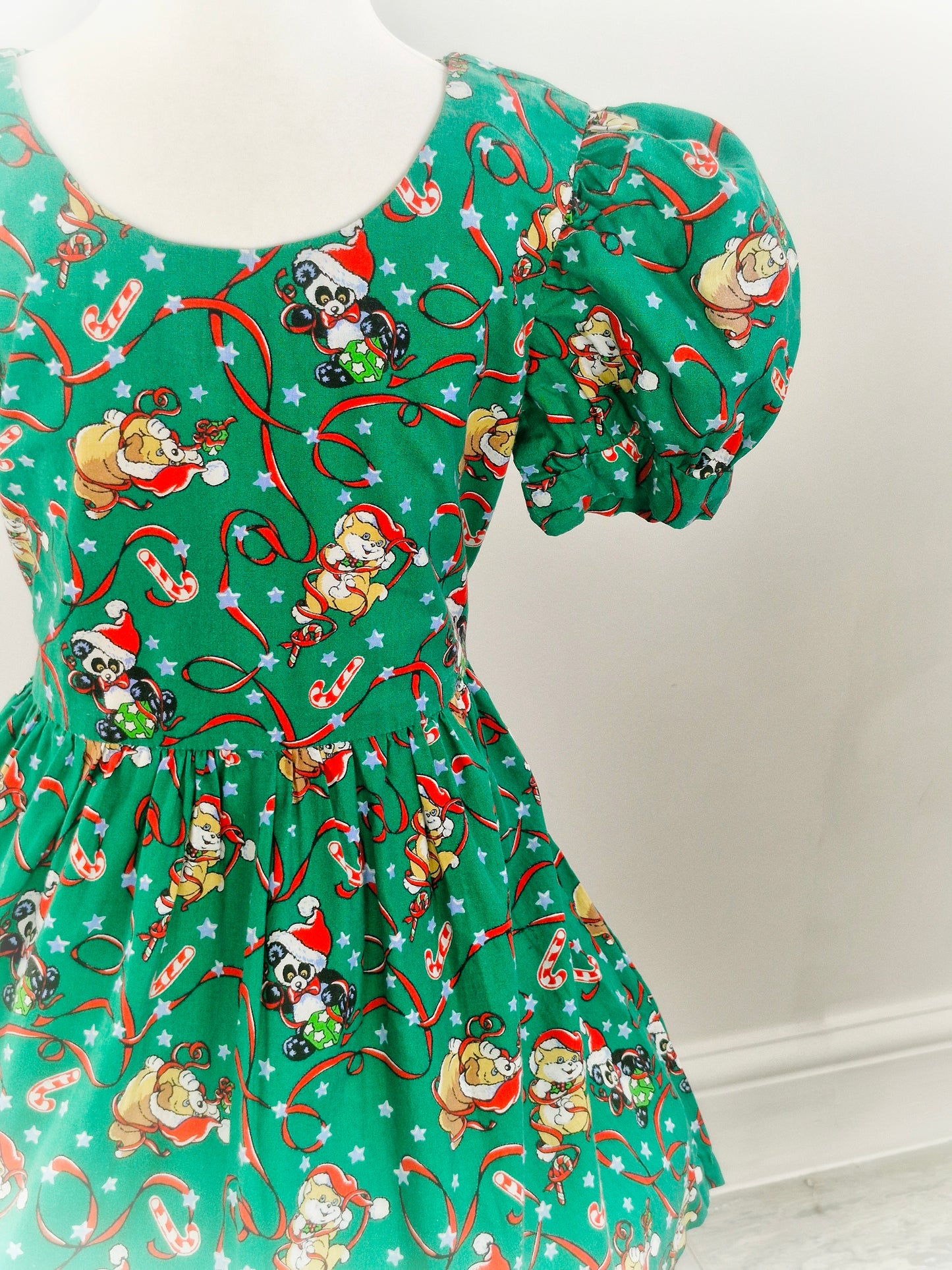 6-7 years. Green handmade vintage festive dress with puffed sleeves and christmas animal print