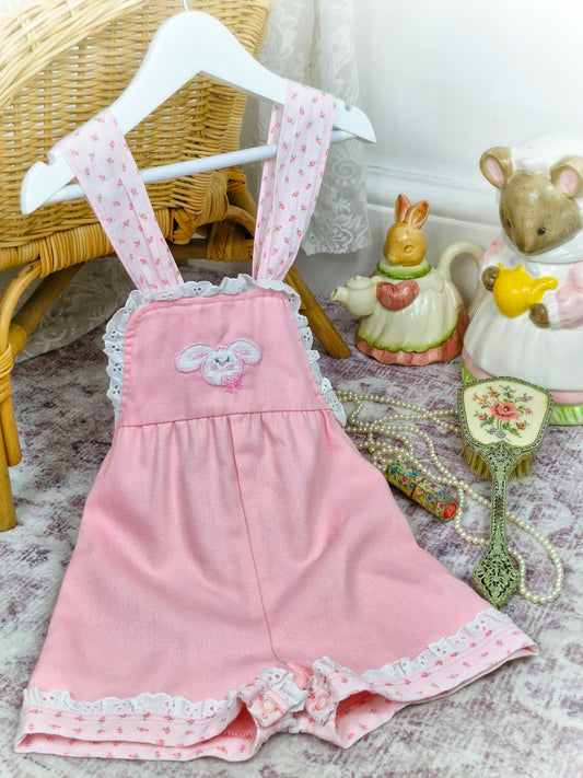 2-3 years. Pink Easter vintage short dungarees. Adjustable straps.