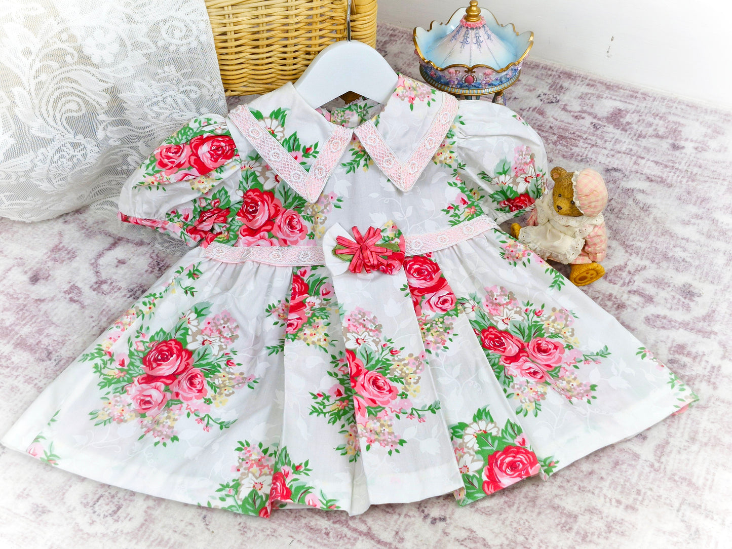 12 months. Vintage floral dress with collar and dainty details