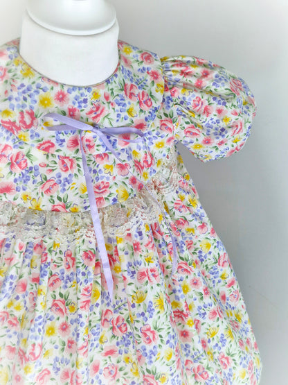 2-3 years. Floral vintage dress from Jeffrey B with puff sleeves, white lace and lilac ribbon