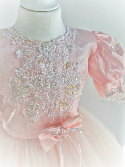 5-6 years. Pink puffy vintage party dress with tulle tutu skirt, puff sleeves and embroidered details