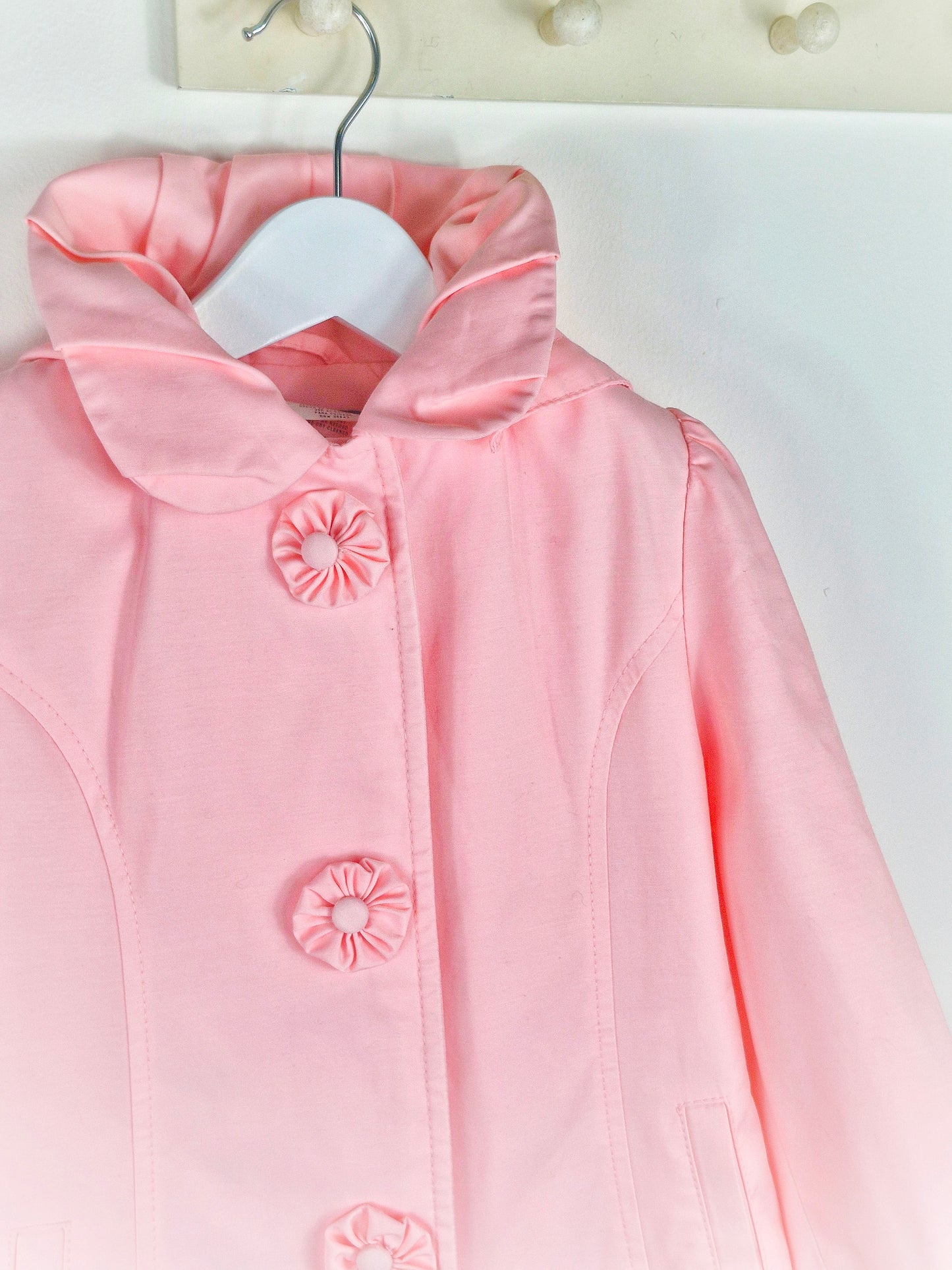 5-6 years. Pink Rothschild coat with frilly hem and collar and detachable hood
