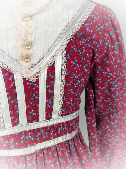 5 years. Vintage burgundy floral dress by Gunne Sax with lace trim, high collar and long sleeves. See description for fault*