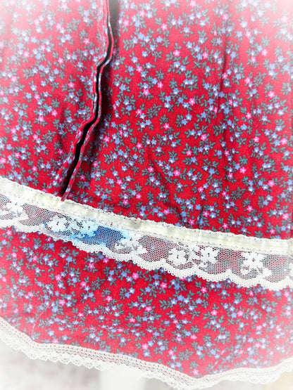 5 years. Vintage burgundy floral dress by Gunne Sax with lace trim, high collar and long sleeves. See description for fault*