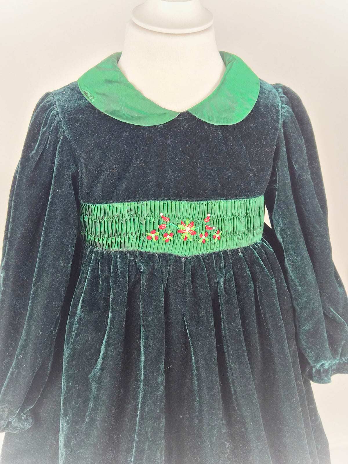 4 years. Green velvet vintage smock dress with red festive embroidery. See description*