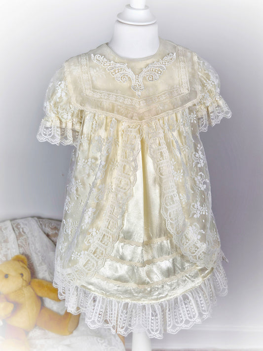 3 years. Cream lace vintage dress by Jessica McClintock
