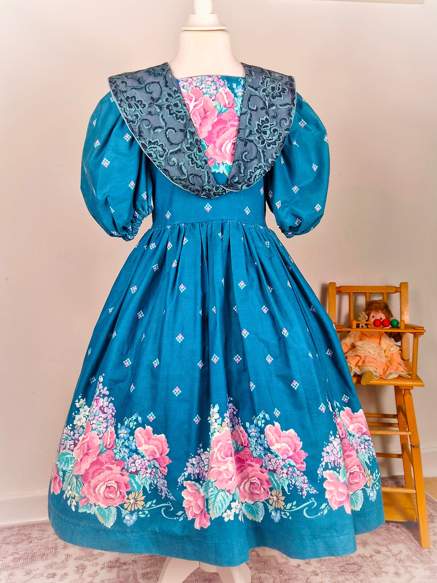 8-9 years. Teal vintage Daisy Kingdom dress