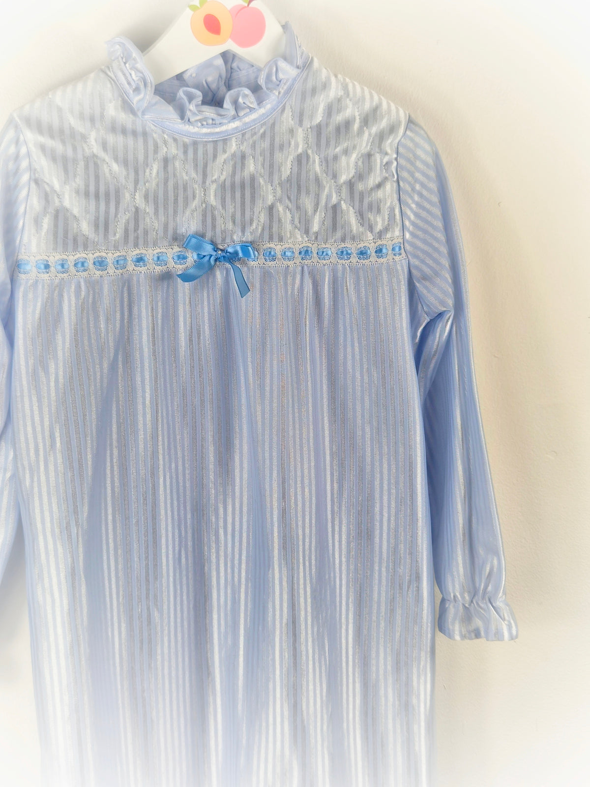 4-6 years. Blue vintage nightgown by Crown