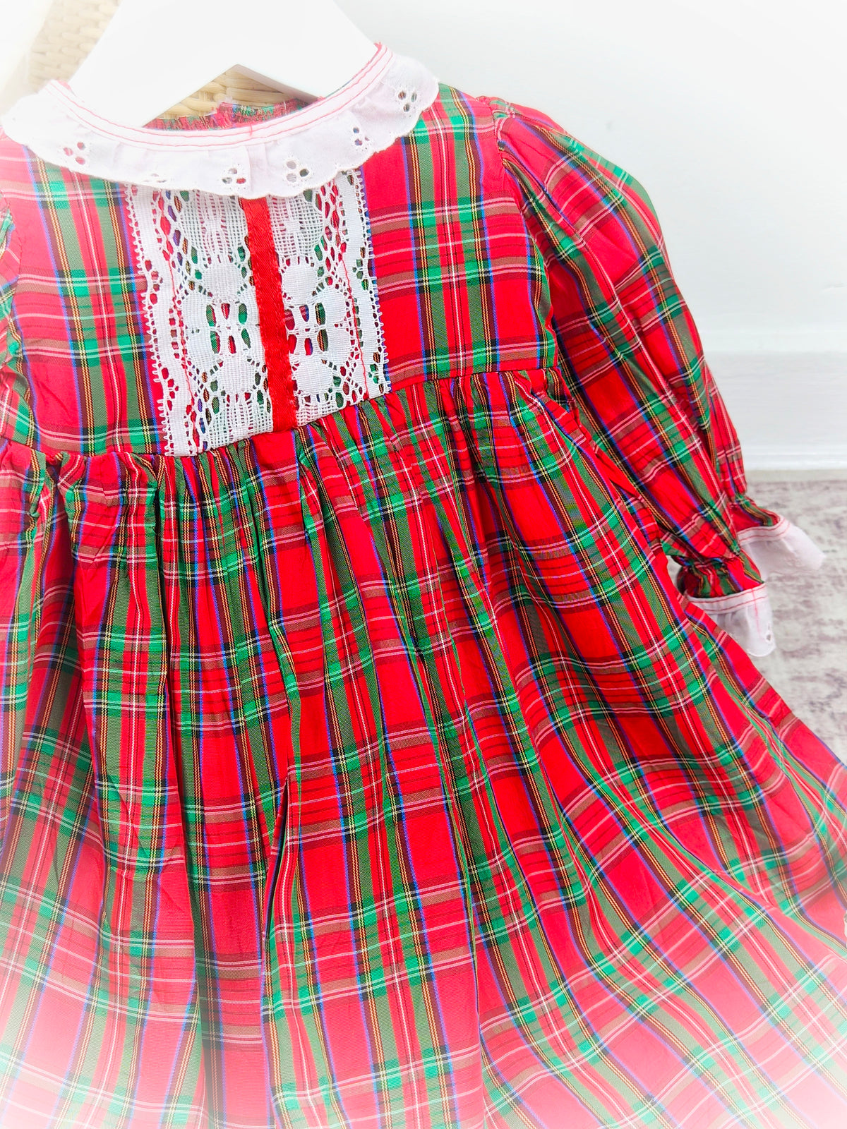 Best fit 12 months. Handmade vintage maxi tartan dress with white lace bib and collar. See measurements*