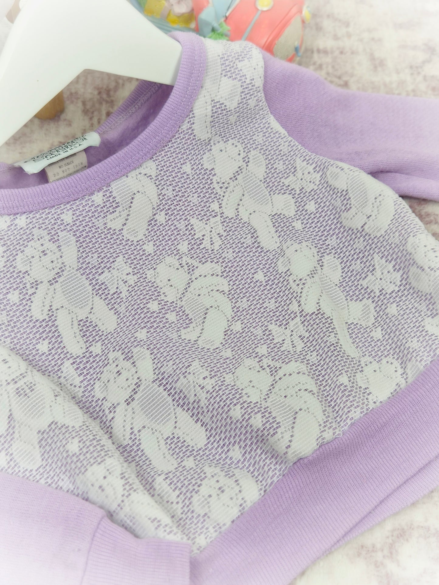3 years. Lilac vintage cropped sweater with white teddy bear lace