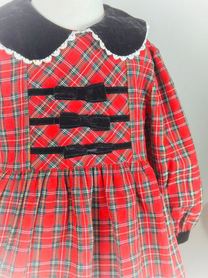3-4 years. Vintage Bonnie Jean, tartan dress with black velvet collar and bows