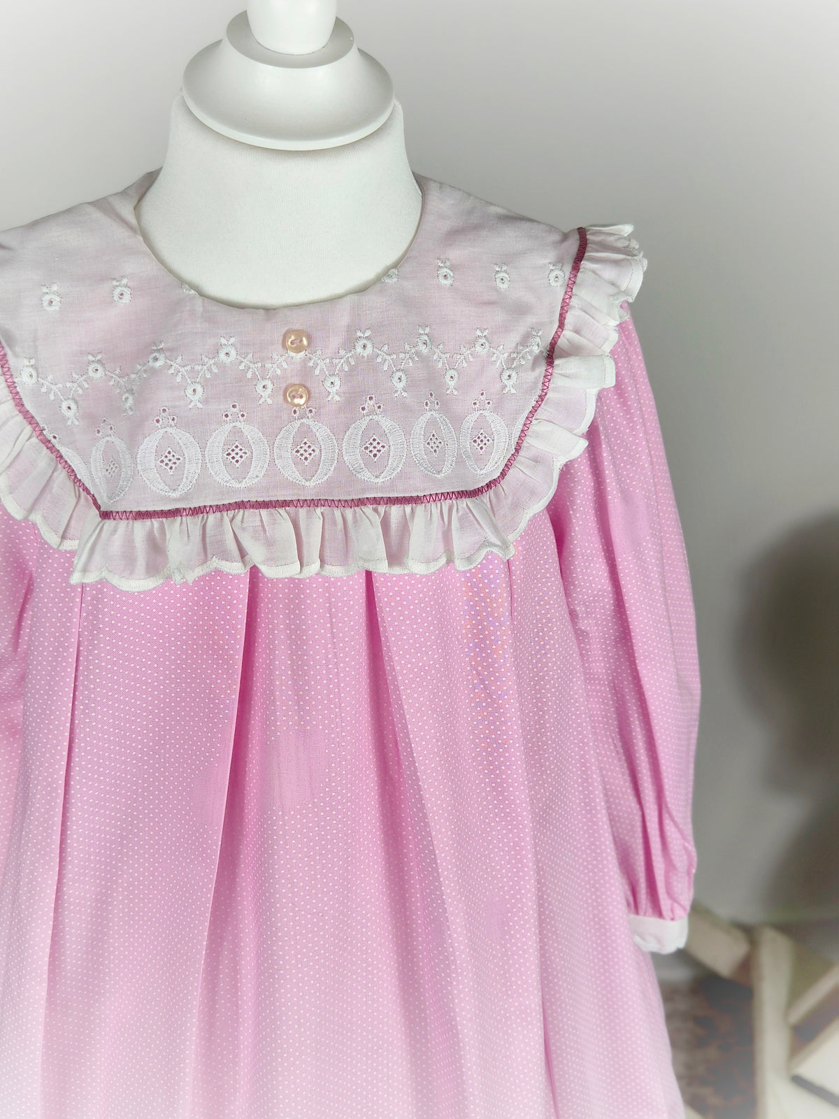 5 years. Pink vintage dress from Ruth of Carolina with white embroidered bib and polka dots*