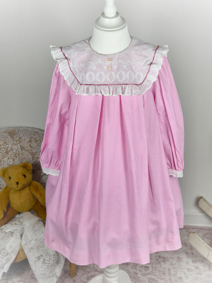 5 years. Pink vintage dress from Ruth of Carolina with white embroidered bib and polka dots*