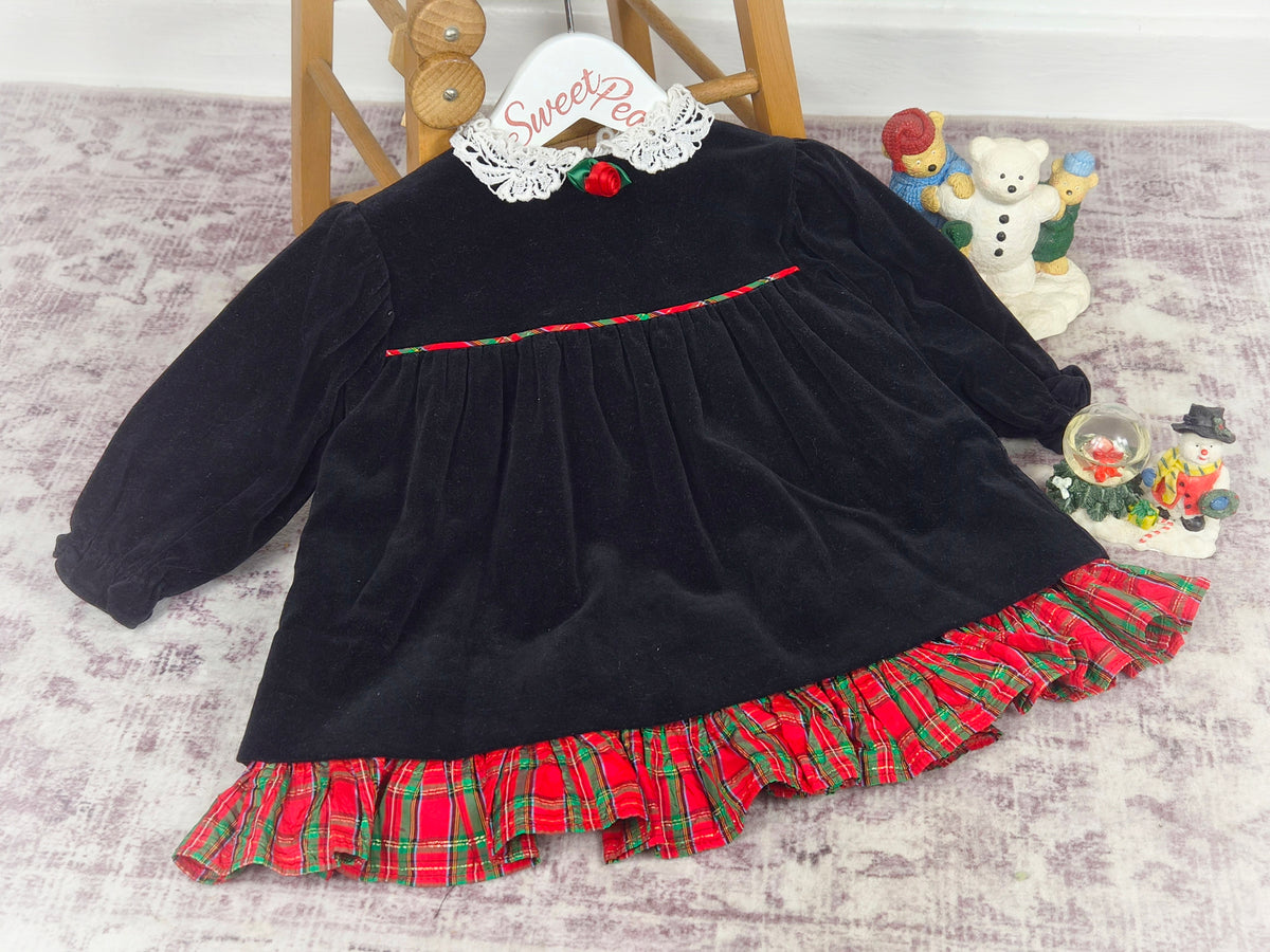 18-24 months. Black velvet vintage Bryan dress with a beautiful white lace Peter Pan collar, rose applique and festive tartan trim