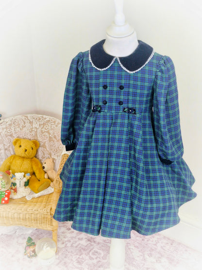 4-5 years. Blue and green vintage tartan dress by Bonnie Jean with velvet collar, buttons and bows