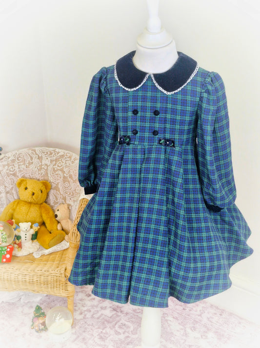 4-5 years. Blue and green vintage tartan dress by Bonnie Jean with velvet collar, buttons and bows